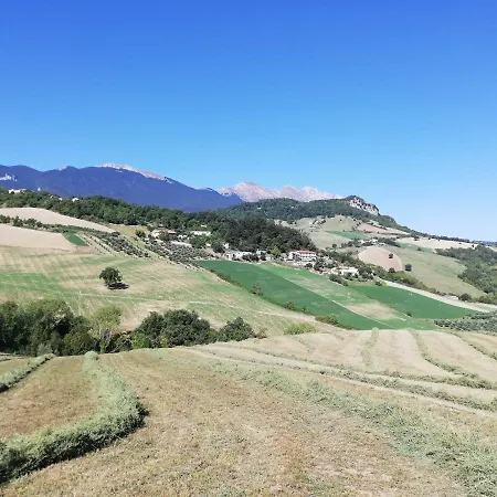 Casa A Con Vista Gran Sasso Vakantiehuis Montebello di Bertona