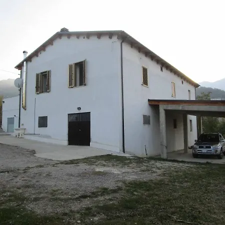 Casa A Con Vista Gran Sasso * Montebello di Bertona